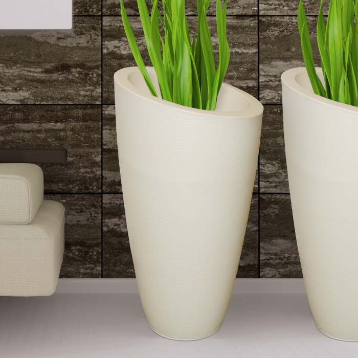 Plastic tall plant pots